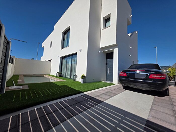 Casas en venta y pisos alquiler - 1