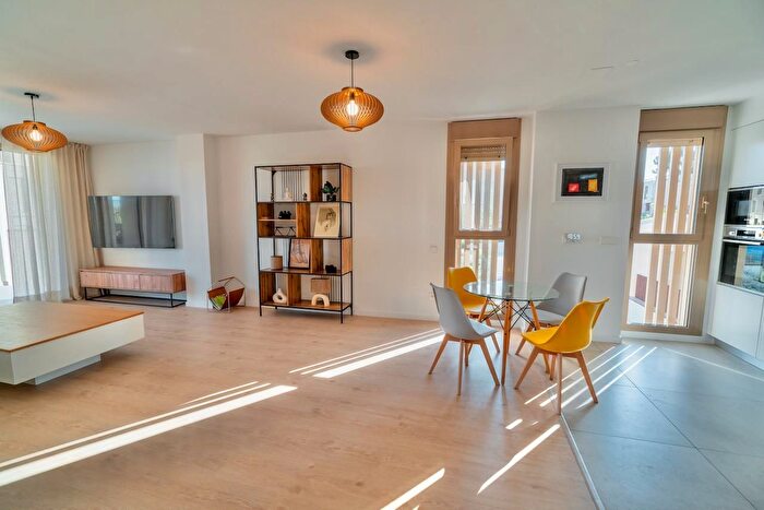 Casas en venta y pisos alquiler - 2