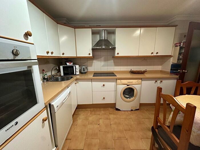 Casas en venta y pisos alquiler - 2