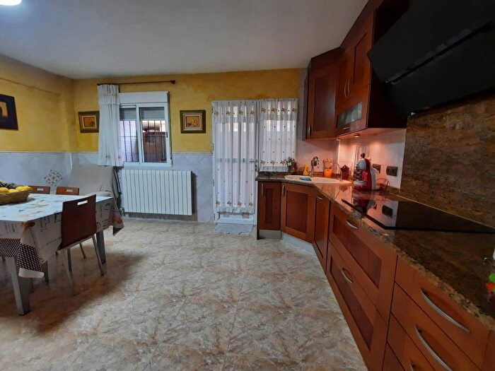 Casas en venta y pisos alquiler - 2
