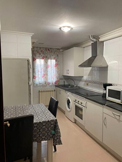 Casas en venta y pisos alquiler - 3