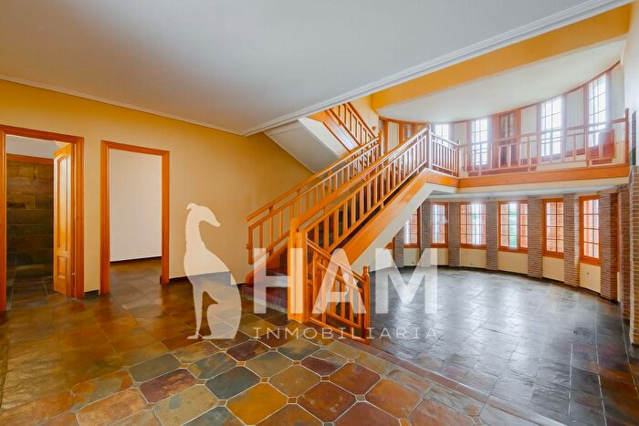 Casas en venta y pisos alquiler - 1