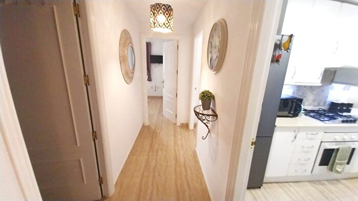 Casas en venta y pisos alquiler - 2