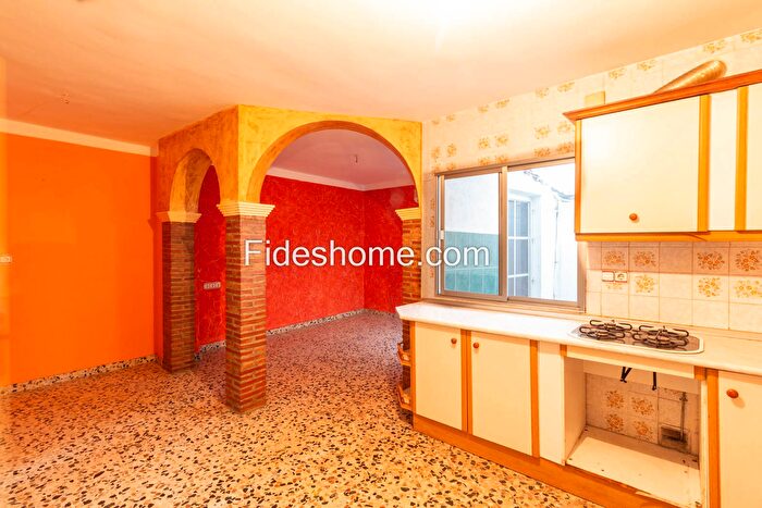 Casas en venta y pisos alquiler - 3