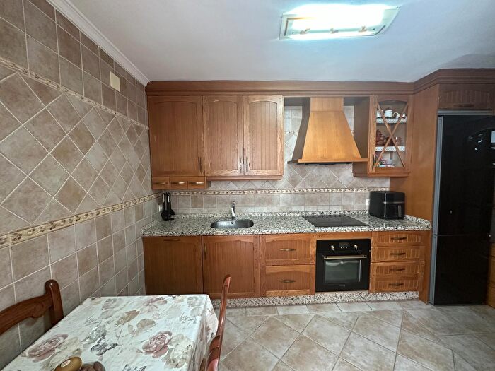Casas en venta y pisos alquiler - 2