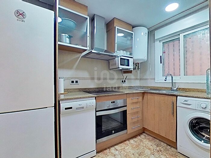 Casas en venta y pisos alquiler - 3