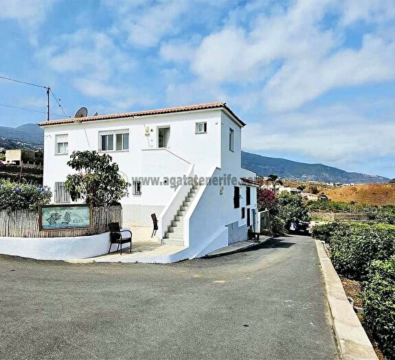 Casa en venta en La Perdoma San Antonio Benijos, La Orotava de 8 habitaciones