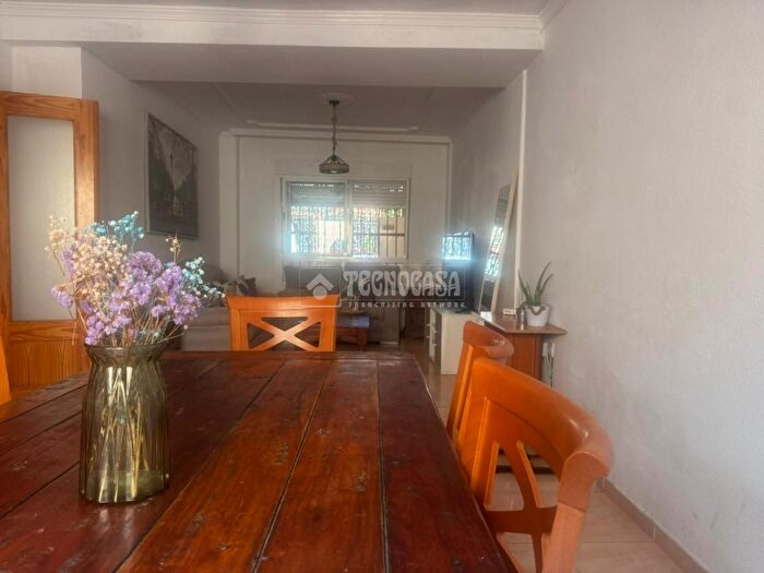 Casas en venta y pisos alquiler - 3