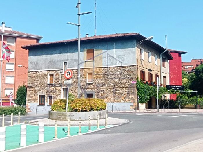 Casas en venta y pisos alquiler - 1