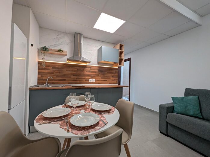 Casas en venta y pisos alquiler - 1