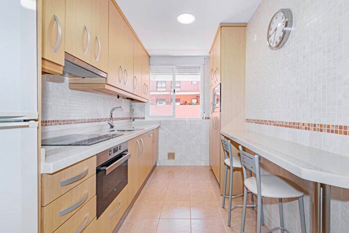 Casas en venta y pisos alquiler - 2