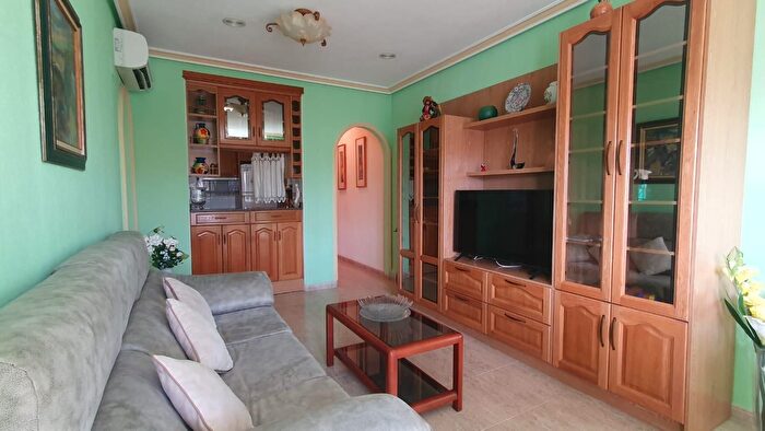 Casas en venta y pisos alquiler - 2