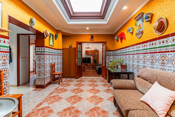 Casas en venta y pisos alquiler - 1