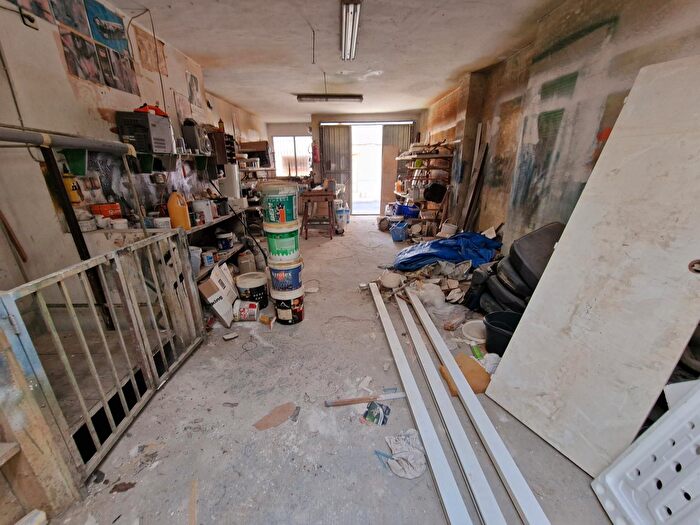 Casas en venta y pisos alquiler - 2