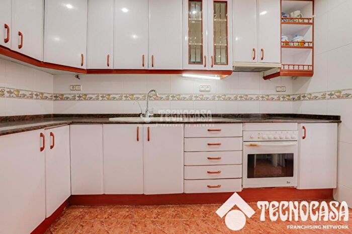 Casas en venta y pisos alquiler - 3
