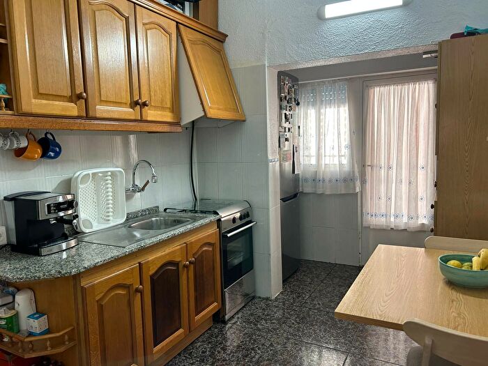 Casas en venta y pisos alquiler - 2