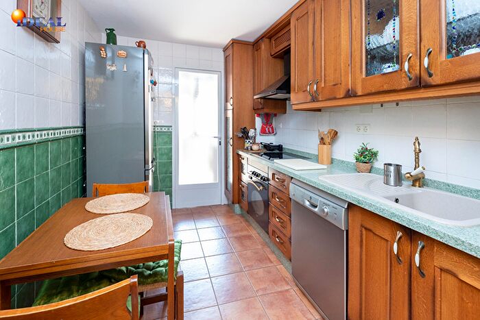Casas en venta y pisos alquiler - 2