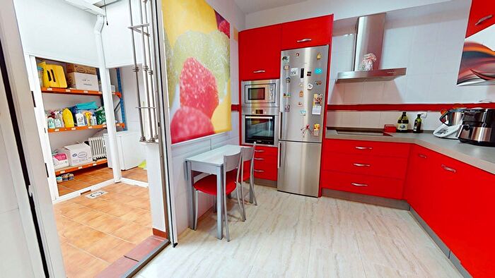 Casas en venta y pisos alquiler - 3