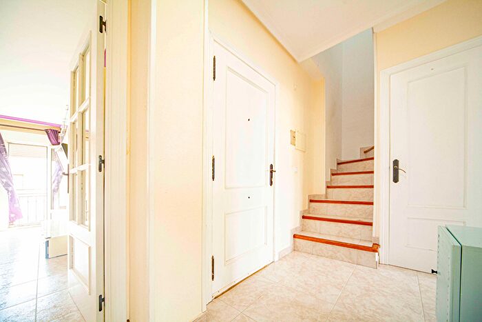 Casas en venta y pisos alquiler - 2