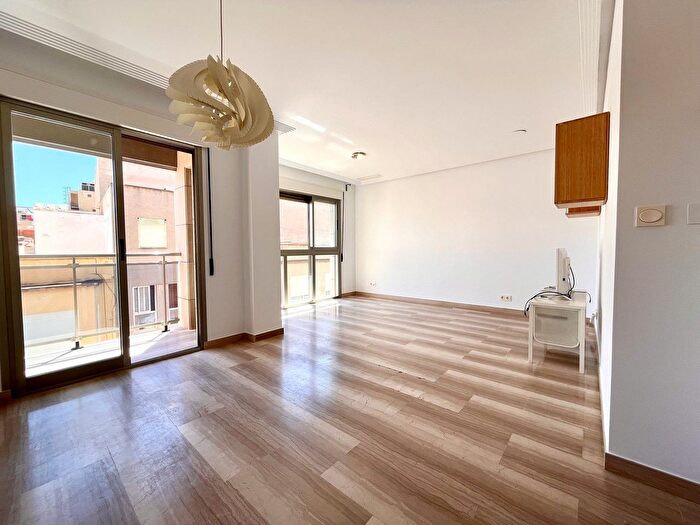 Casas en venta y pisos alquiler - 1