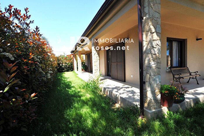 Casa en venta en Sant Pere Pescador, Girona de 4 habitaciones