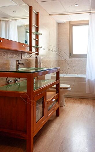 Casas en venta y pisos alquiler - 1