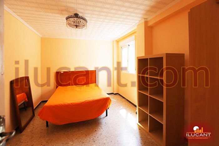 Casas en venta y pisos alquiler - 3