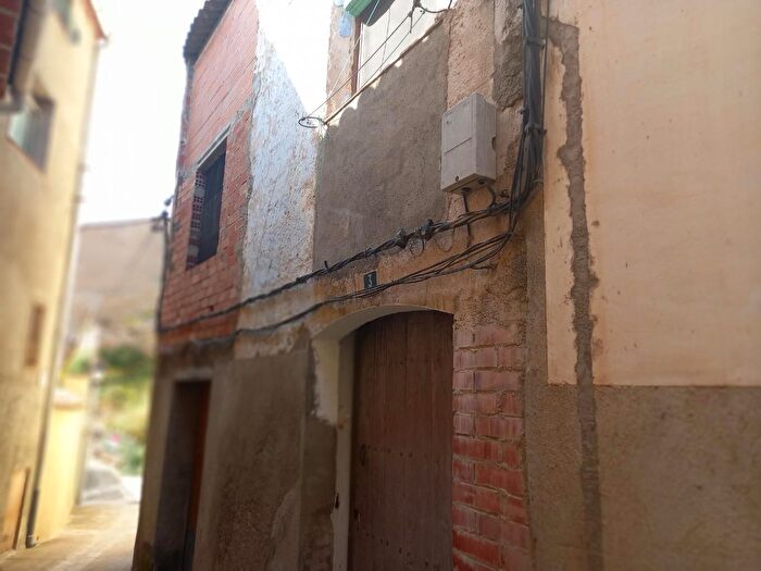 Casa en venta en Miravet, Tarragona de 4 habitaciones