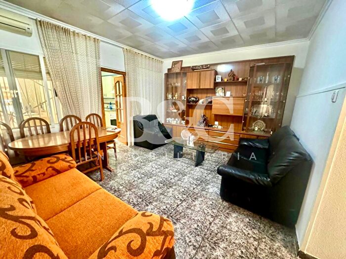 Casas en venta y pisos alquiler - 1
