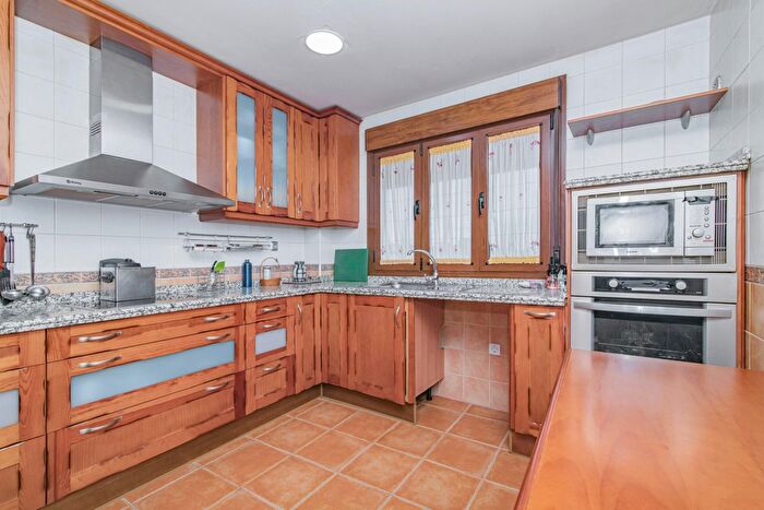 Casas en venta y pisos alquiler - 3