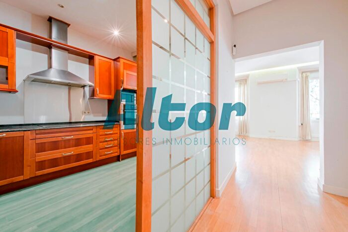 Casas en venta y pisos alquiler - 2