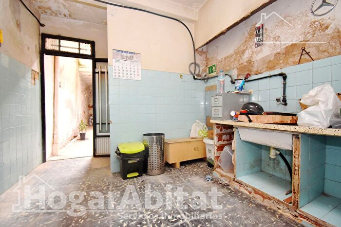 Casas en venta y pisos alquiler - 3