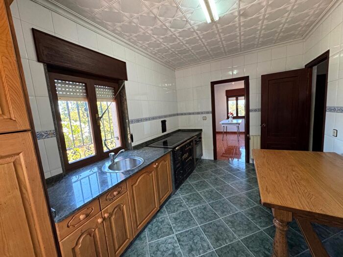 Casas en venta y pisos alquiler - 3