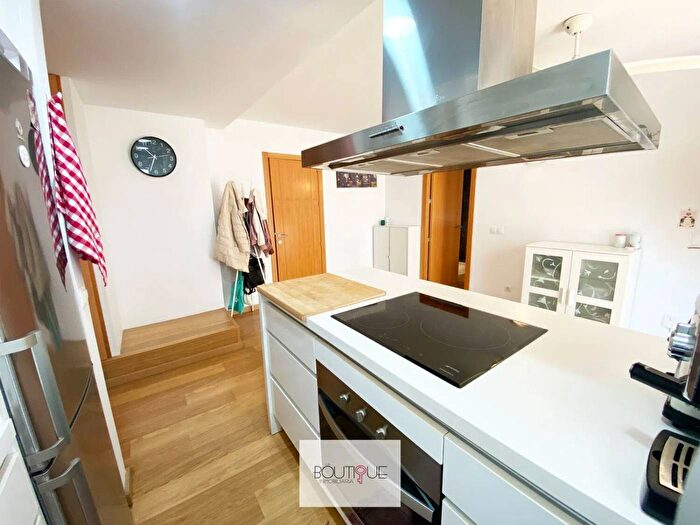 Casas en venta y pisos alquiler - 3