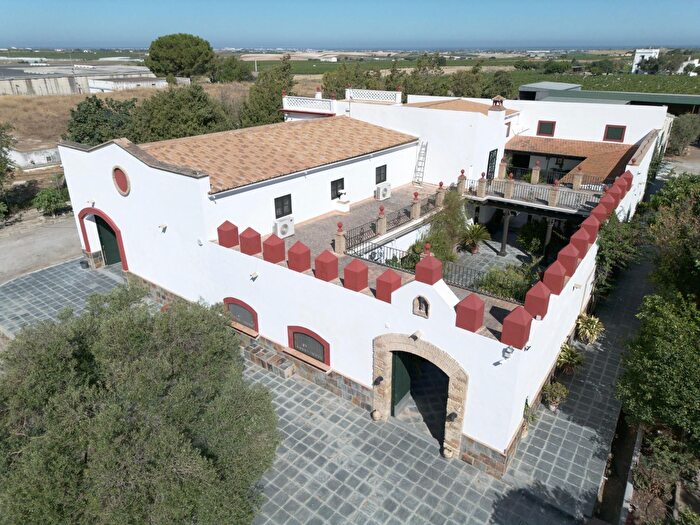 Casa en venta en Ctra Jerez Ctra del Puerto, Sanlúcar de Barrameda de 4 habitaciones