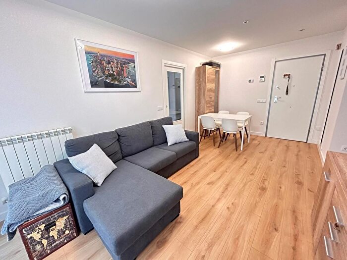 Casas en venta y pisos alquiler - 1