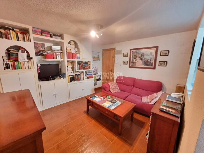 Casas en venta y pisos alquiler - 1