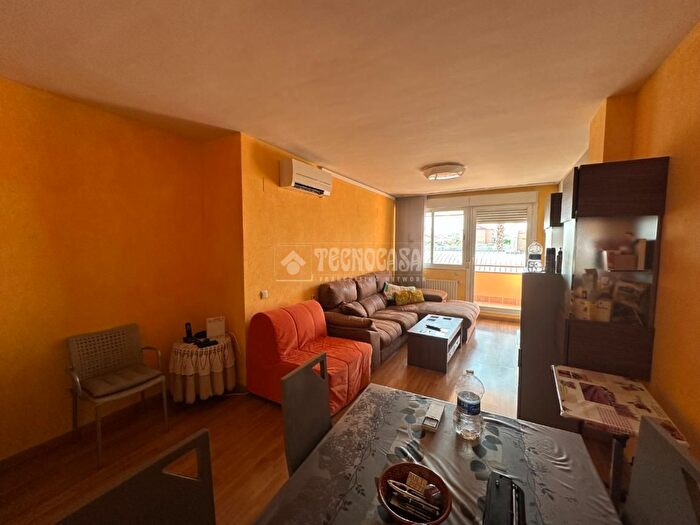 Casas en venta y pisos alquiler - 1
