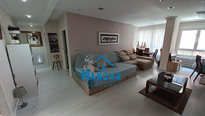 Piso en venta en Feria, Albacete Capital de 3 habitaciones