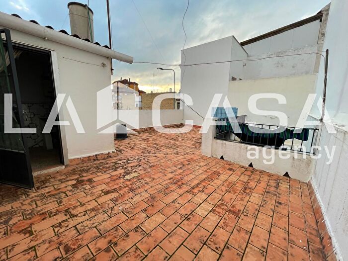 Casas en venta y pisos alquiler - 1