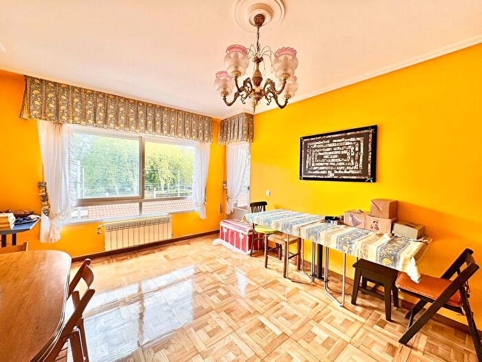 Casas en venta y pisos alquiler - 3
