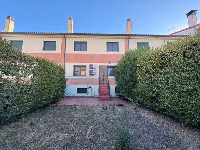 Casas en venta y pisos alquiler - 1