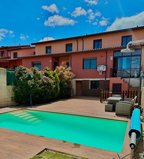 Casas en venta y pisos alquiler - 1