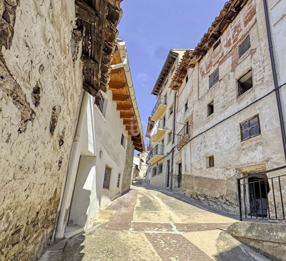 Casas en venta y pisos alquiler - 1