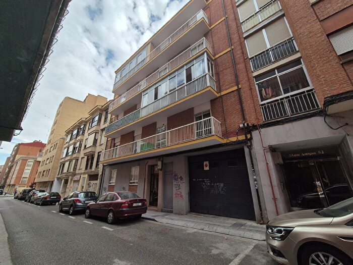 Casas en venta y pisos alquiler - 1