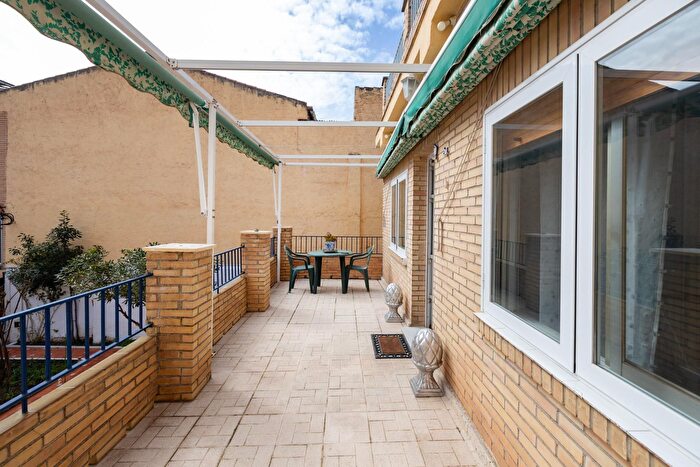 Casas en venta y pisos alquiler - 3