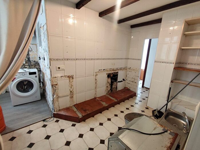 Casas en venta y pisos alquiler - 3