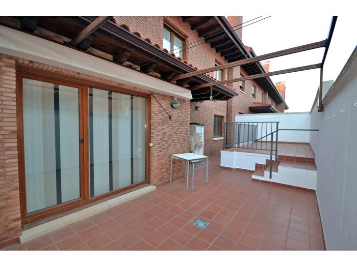 Casas en venta y pisos alquiler - 1