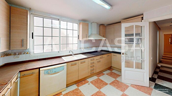 Casas en venta y pisos alquiler - 2