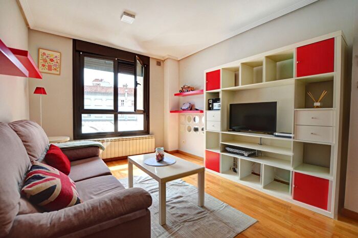 Casas en venta y pisos alquiler - 1